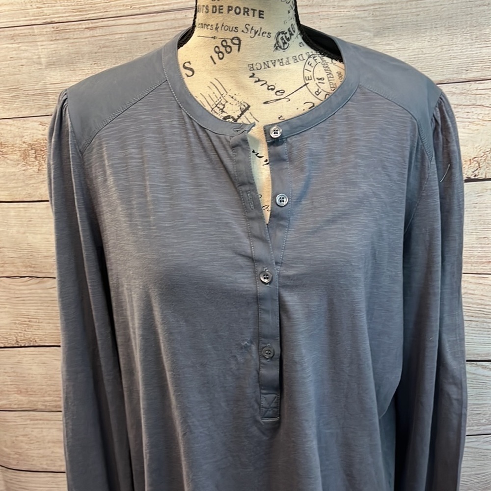 Me + Em Top Blouse Henley Blue Size 14 Buttons - Picture 2 of 9